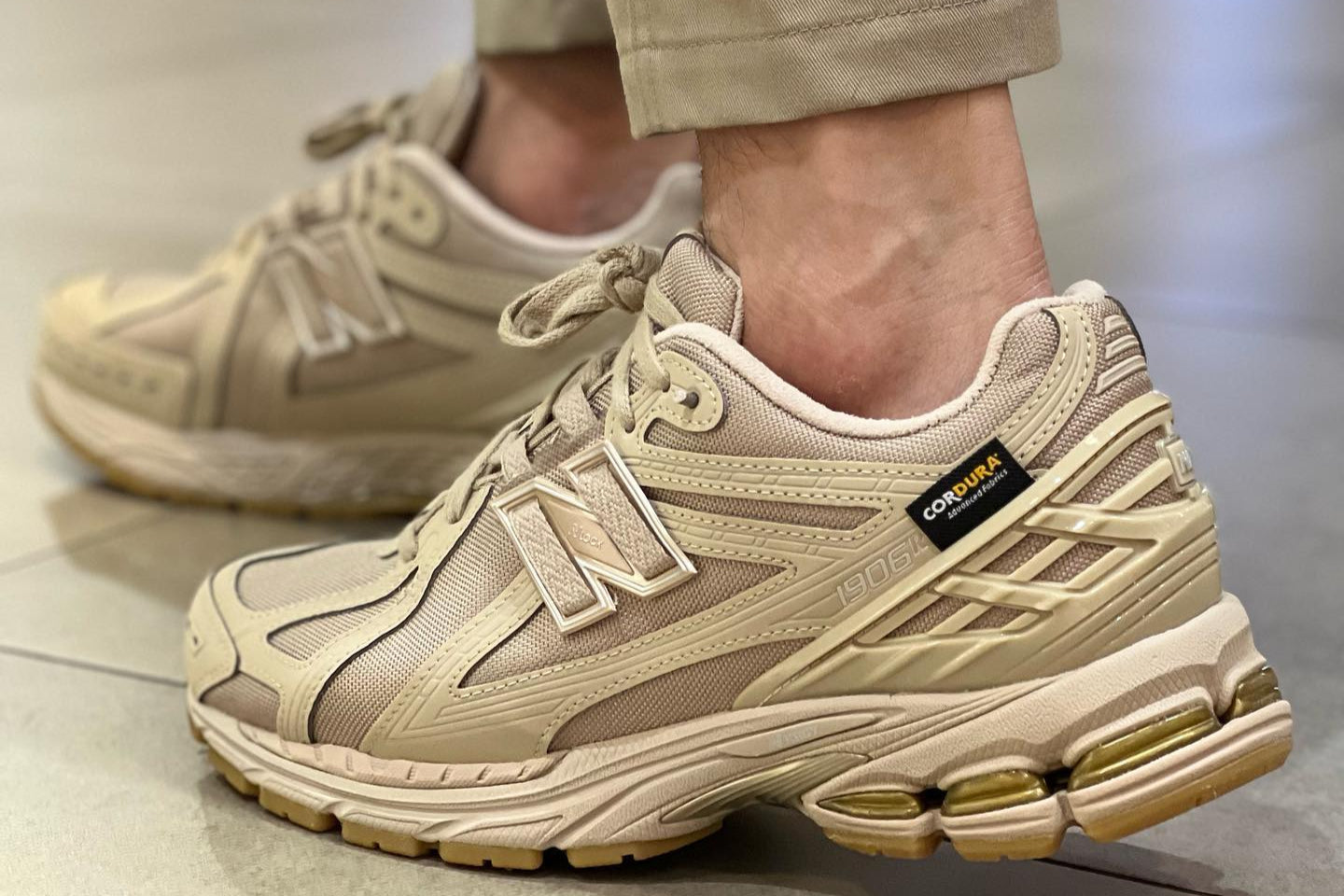New Balance M1906
