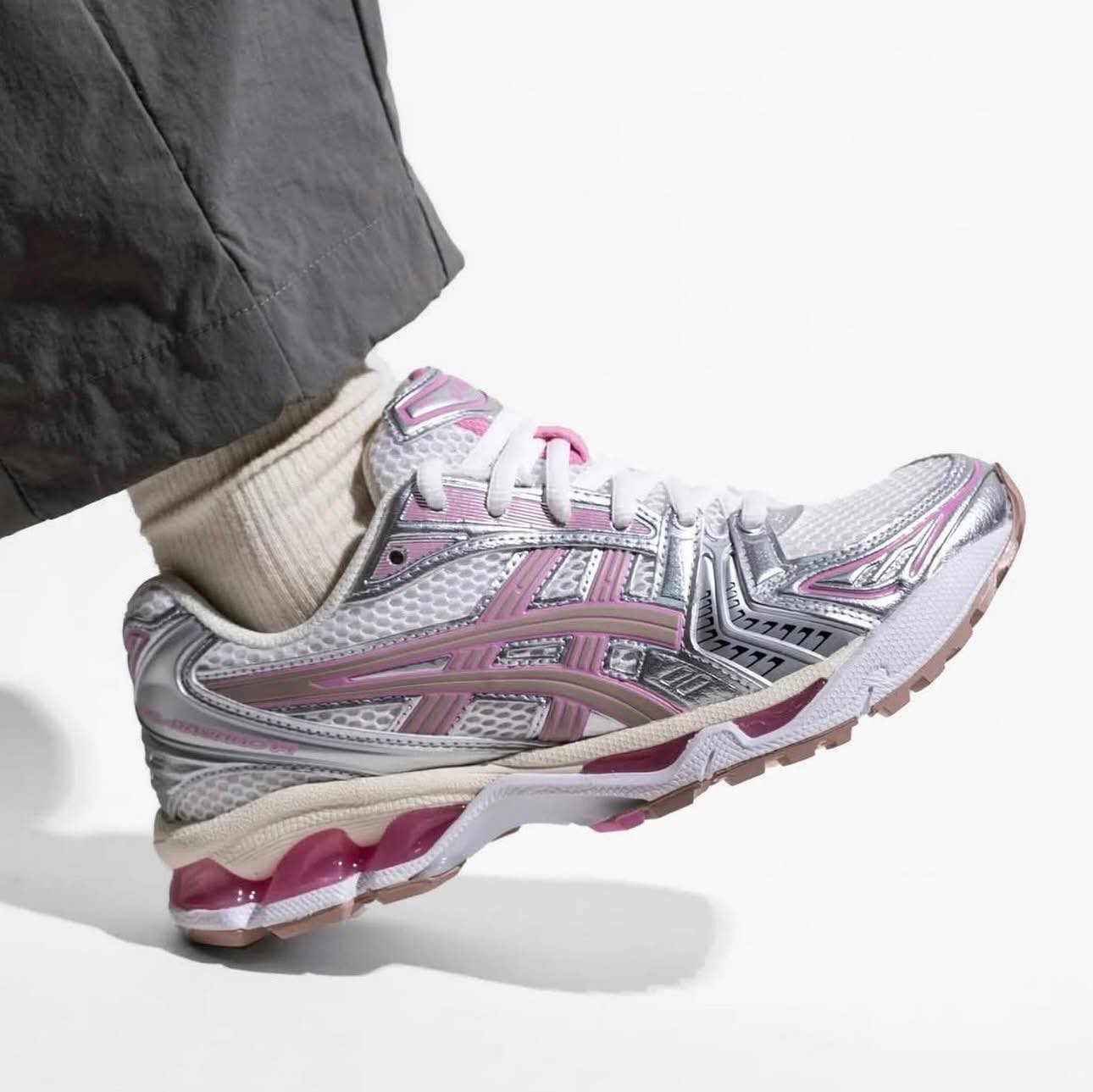ASICS 