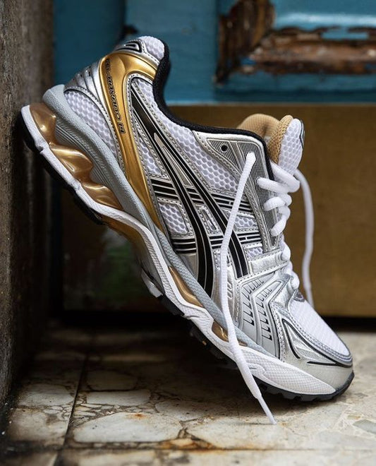 ASICS 