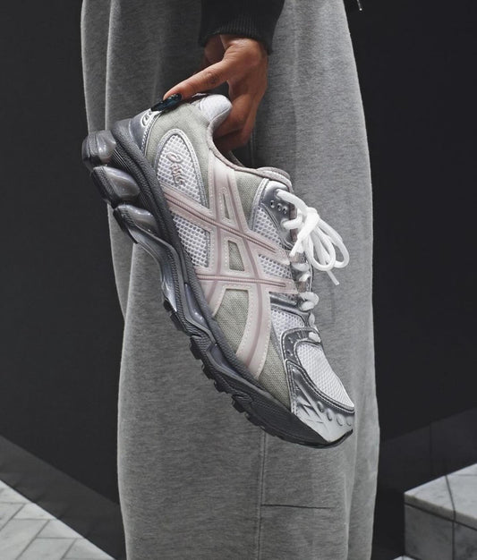 ASICS 