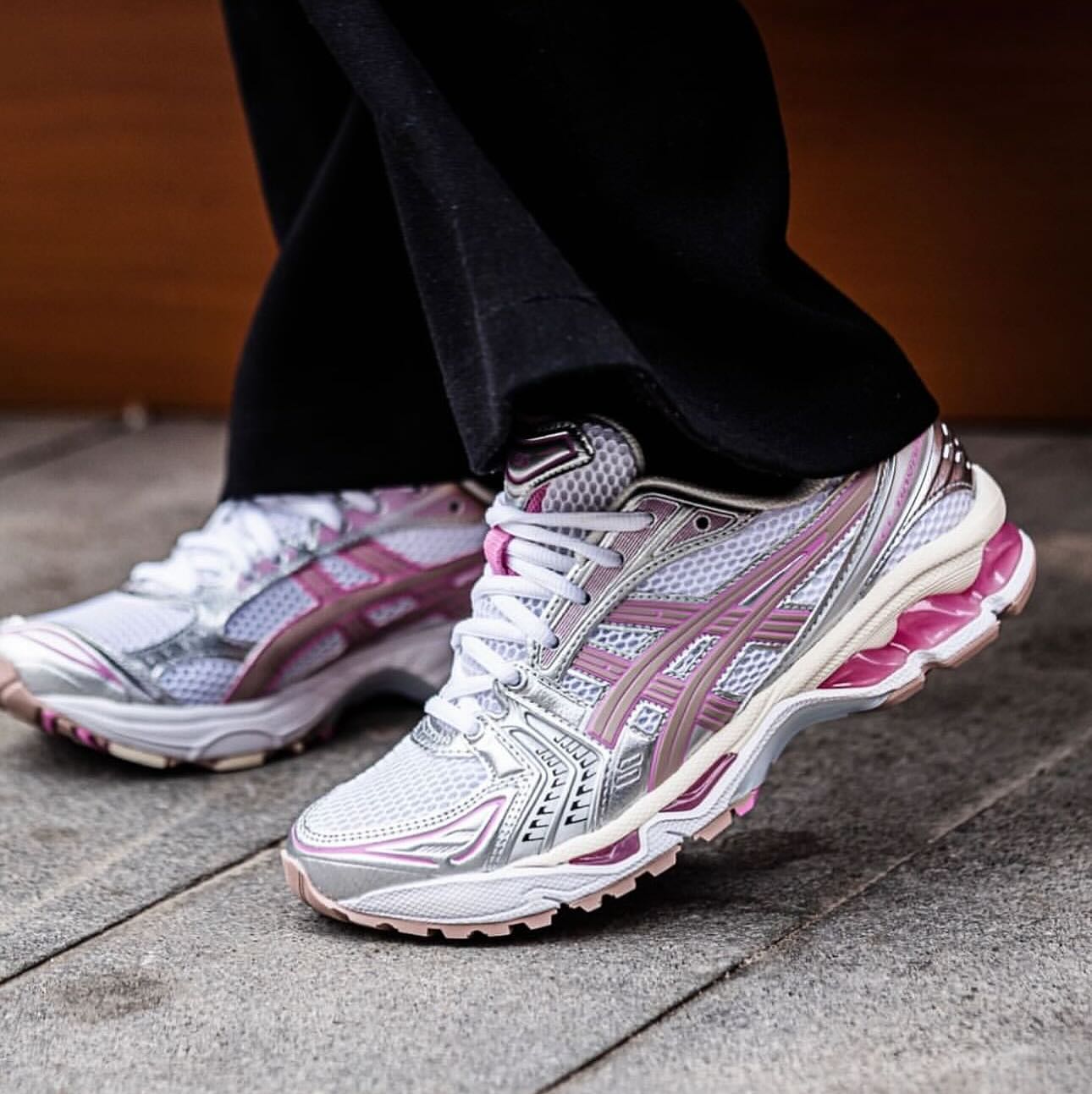 ASICS 