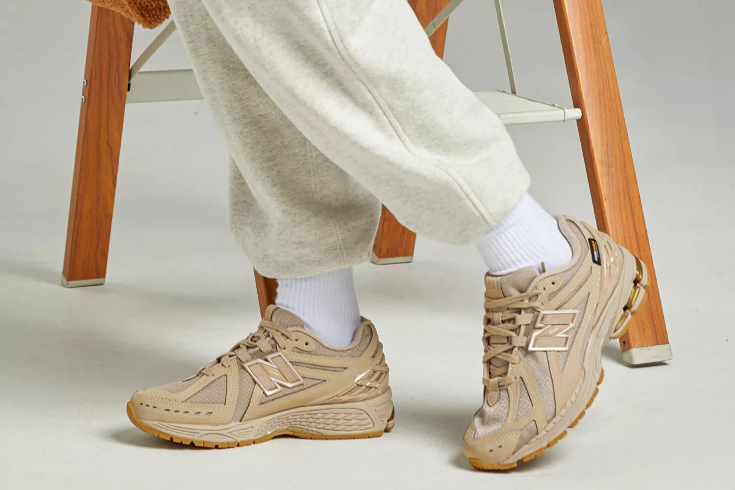 New Balance M1906