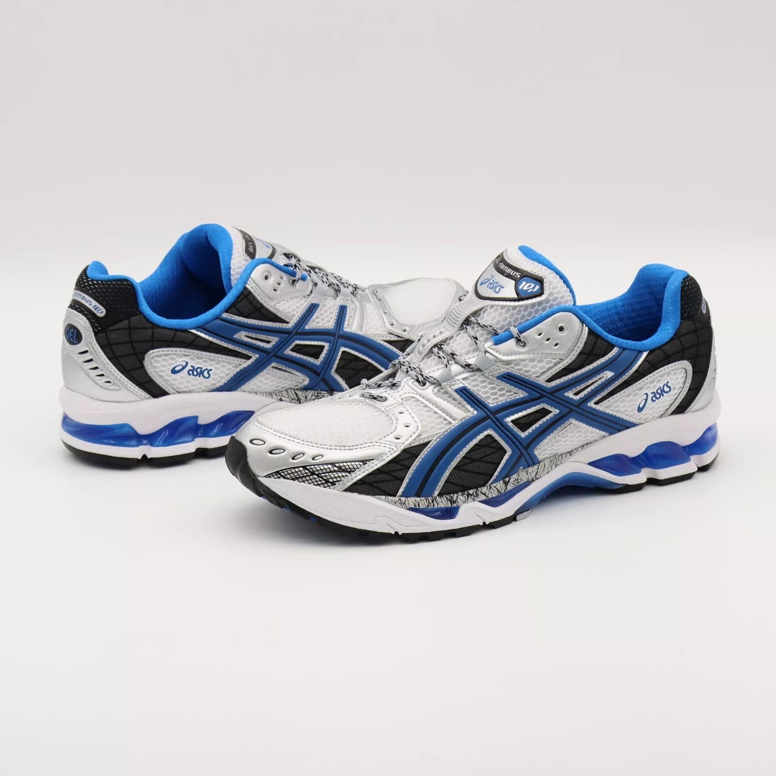 ASICS 