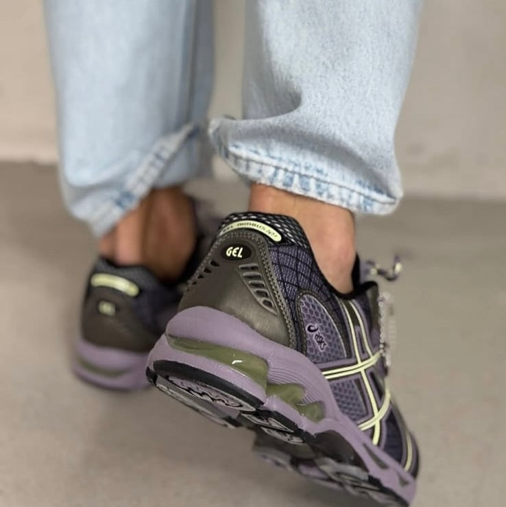 ASICS 