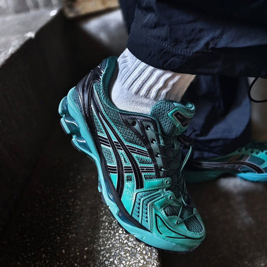 ASICS 
